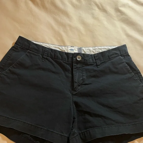 Old Navy Black Shorts, Size‎ 4 - Picture 2 of 8